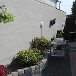 Amalie & Bed & Breakfast 4*