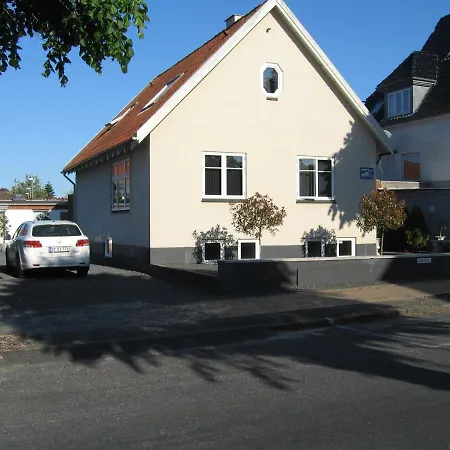 Amalie & Bed & Breakfast 4*