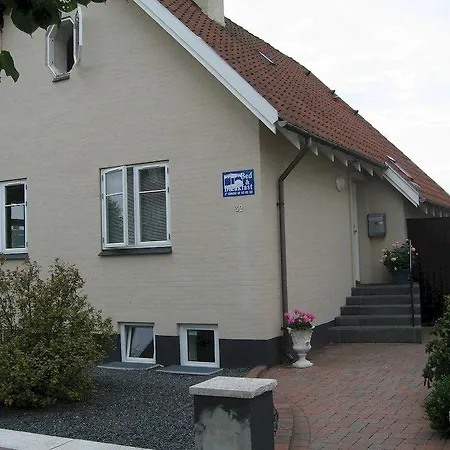Amalie & 4*