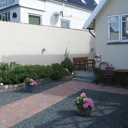 Bed & Breakfast Amalie &